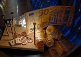 First Brands Bankruptcy Triggers $1.5 Billion Outflow from U.S. Loan Funds, Raising Concerns Over Private Credit Market Stability