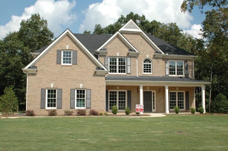 U.S. 30-Year Mortgage Rates Dip to 6.27%, Offering Homebuyers a Glimmer of Hope Amid Economic Shifts