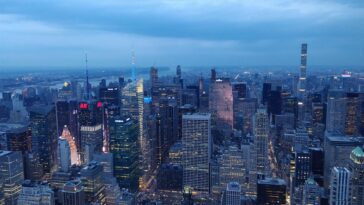 Record Numbers of Immigrants Arrive in the U.S.: What It Means for 2024