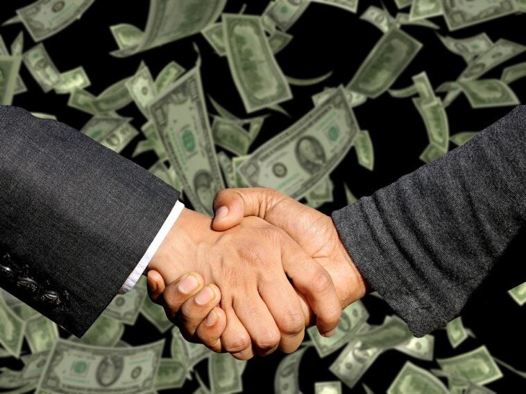 U.S. Firms Face Economic Divide Amid Consumer Spending Shifts: